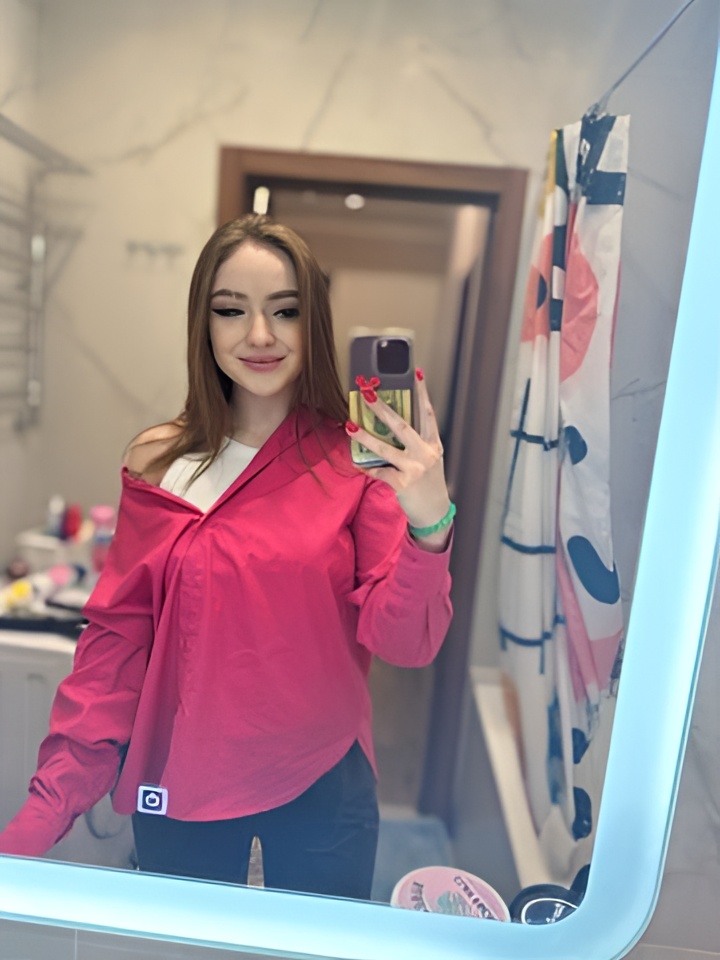 Арина привлекальеная девушка из Черняховск цена от 2500 руб