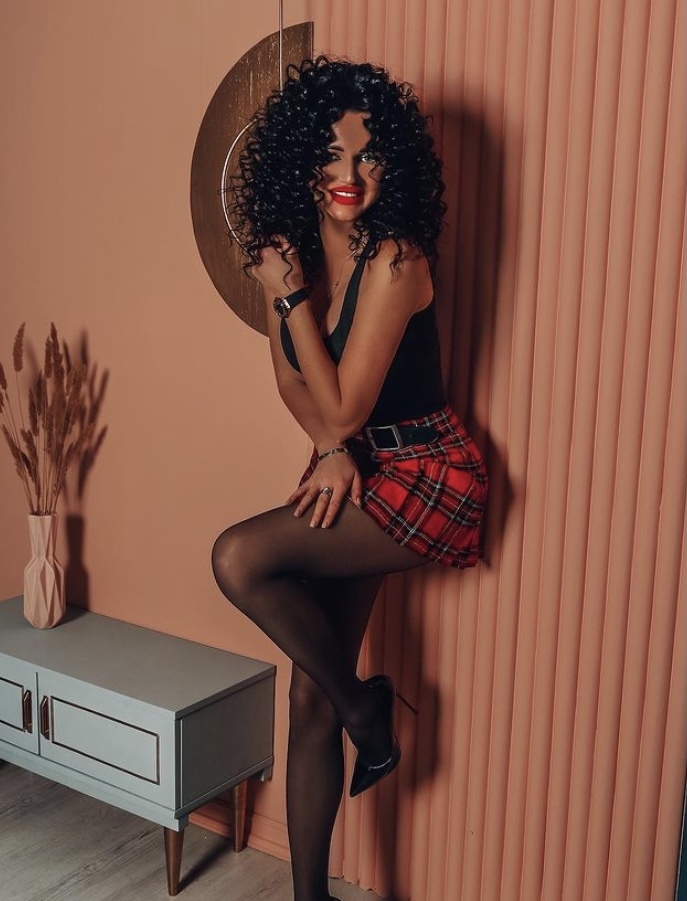 🎥 Людмила привлекальеная девушка из Черняховск цена от 3500 руб