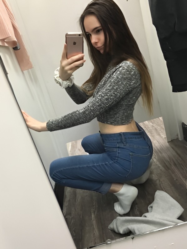 Нелли привлекательная девушка из Черняховск цена от 2500 руб