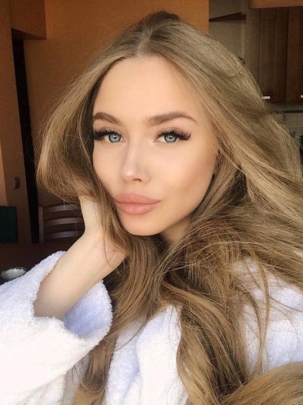 Марина привлекательная девушка из Черняховск цена от 8000 руб